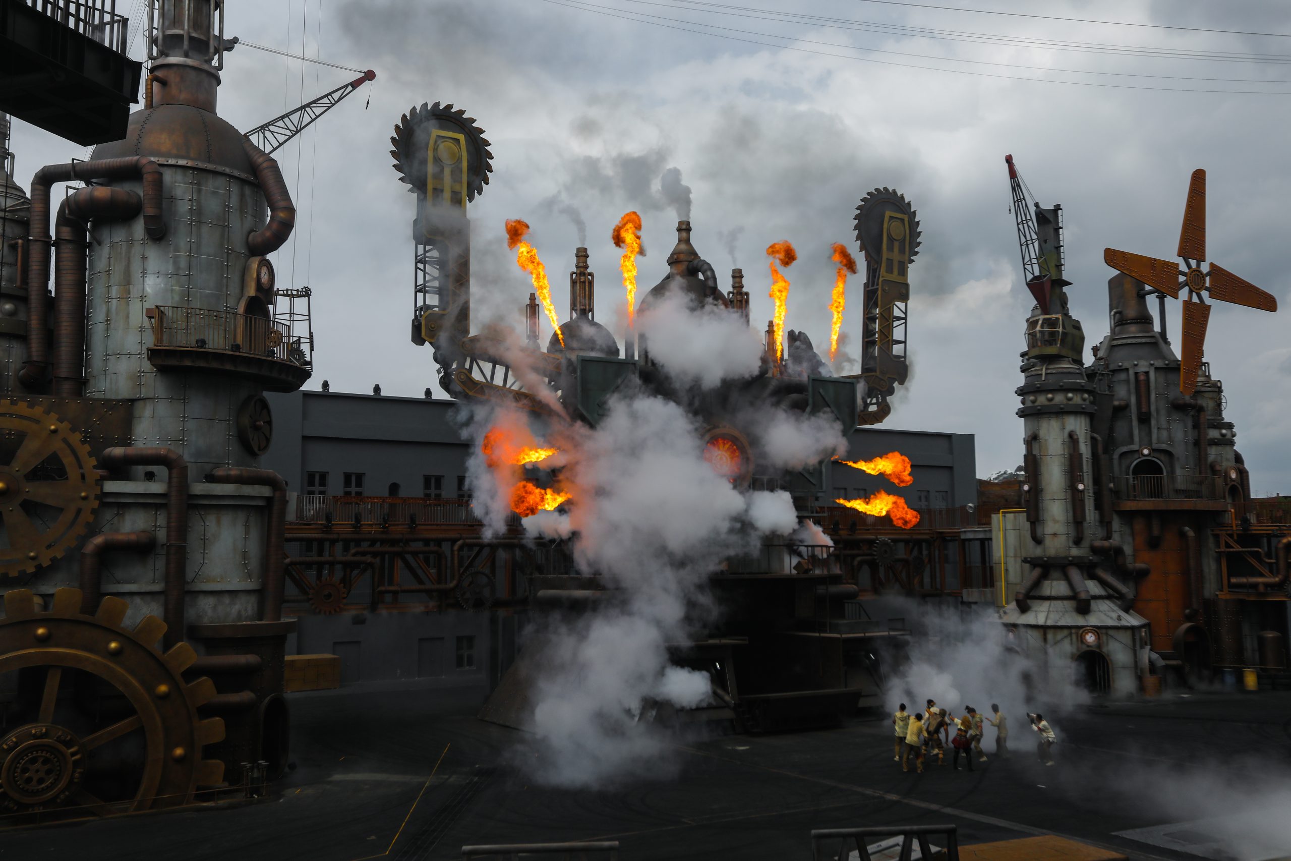 Vanyee – The world’s first “Steampink machinery” live stunt show
